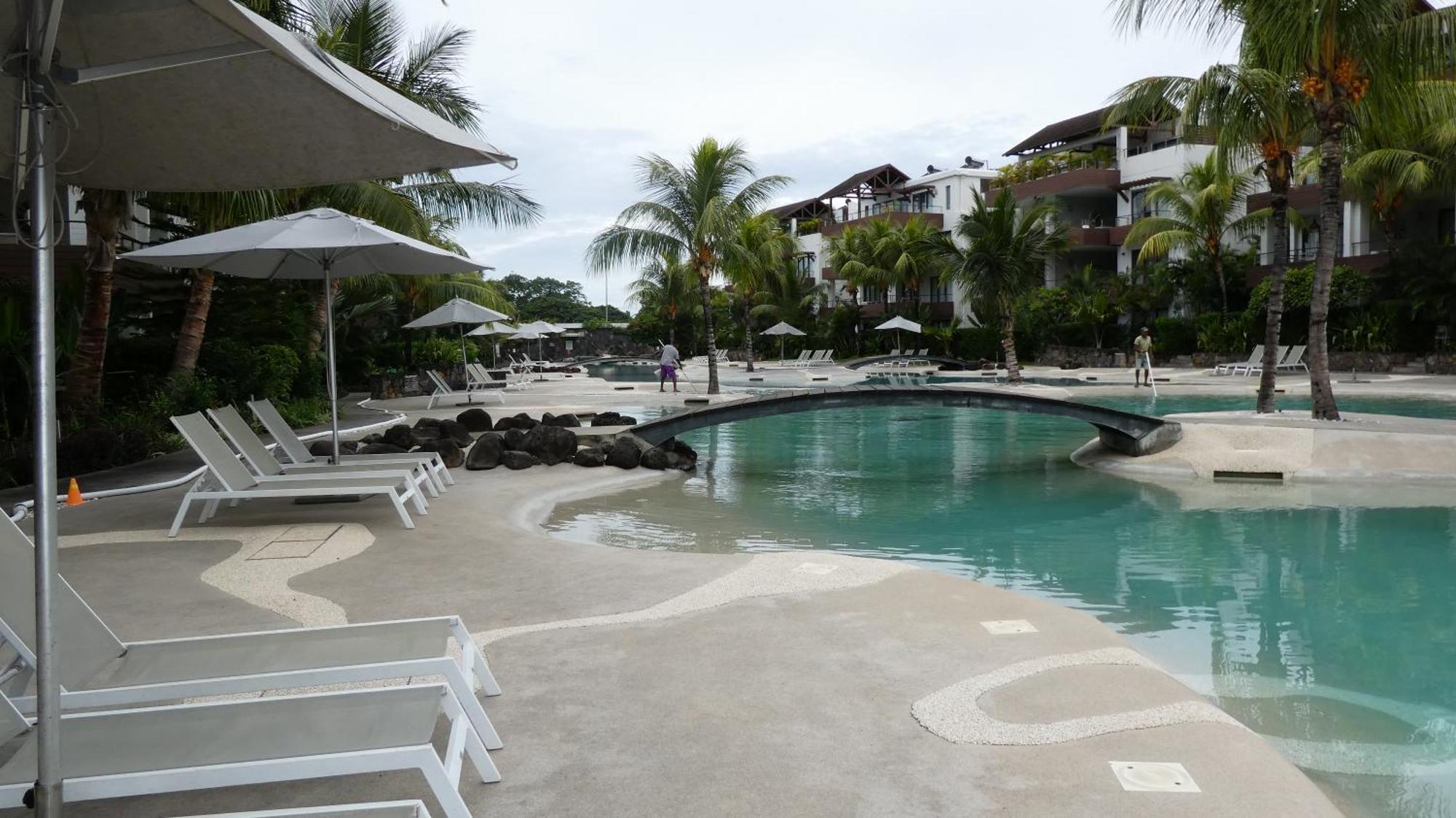 Appartement Le Dauphin Du Lagon Bleu - Plages De Mont Choisy Et De Trou Aux Biches グランベ エクステリア 写真