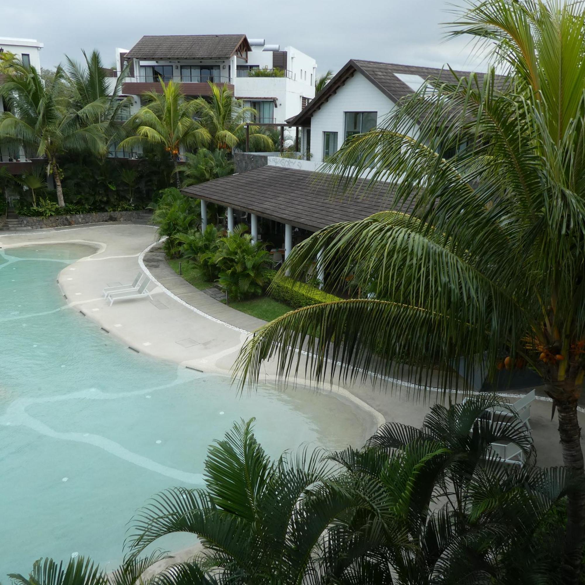 Appartement Le Dauphin Du Lagon Bleu - Plages De Mont Choisy Et De Trou Aux Biches グランベ エクステリア 写真