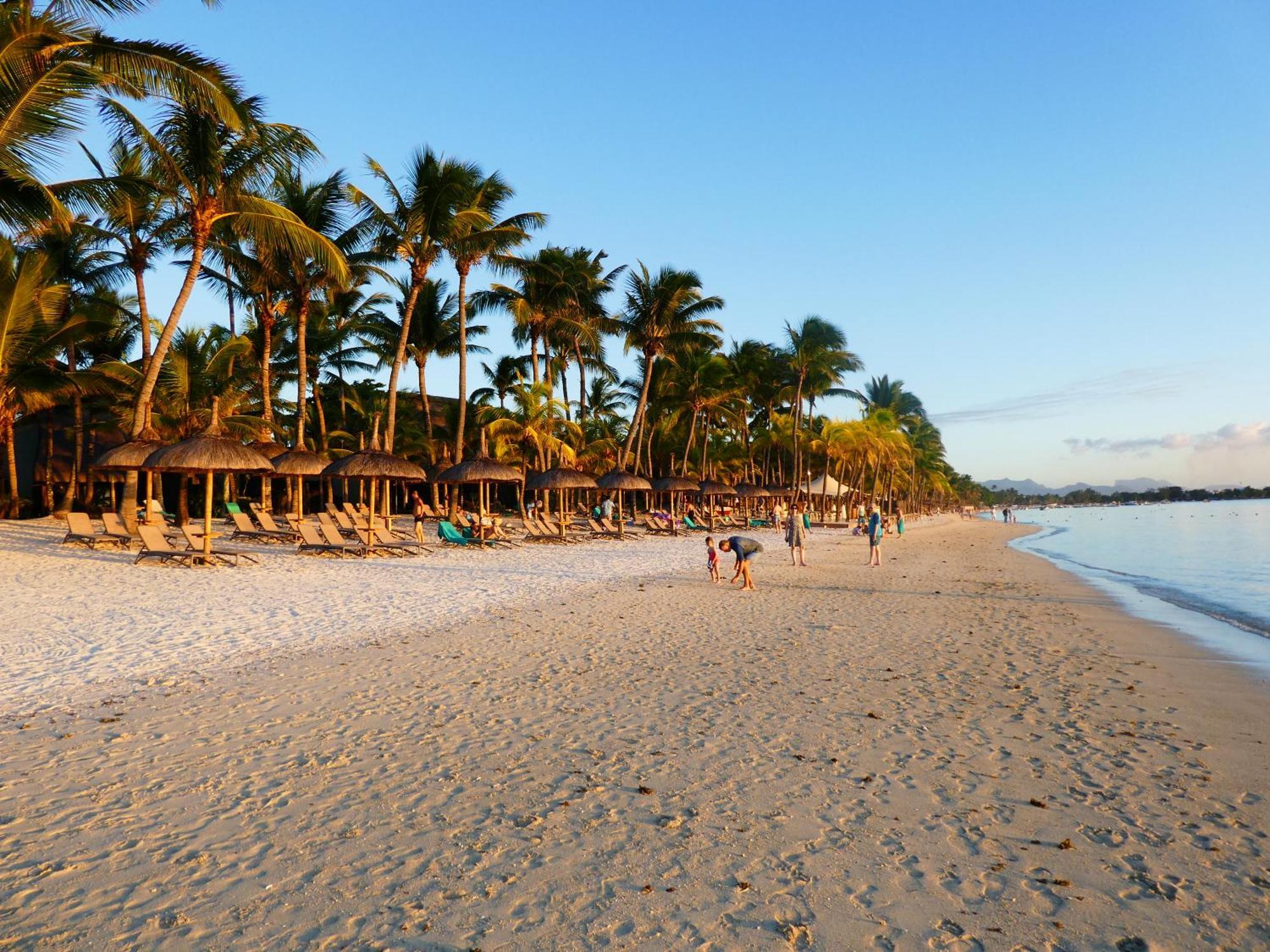Appartement Le Dauphin Du Lagon Bleu - Plages De Mont Choisy Et De Trou Aux Biches グランベ エクステリア 写真