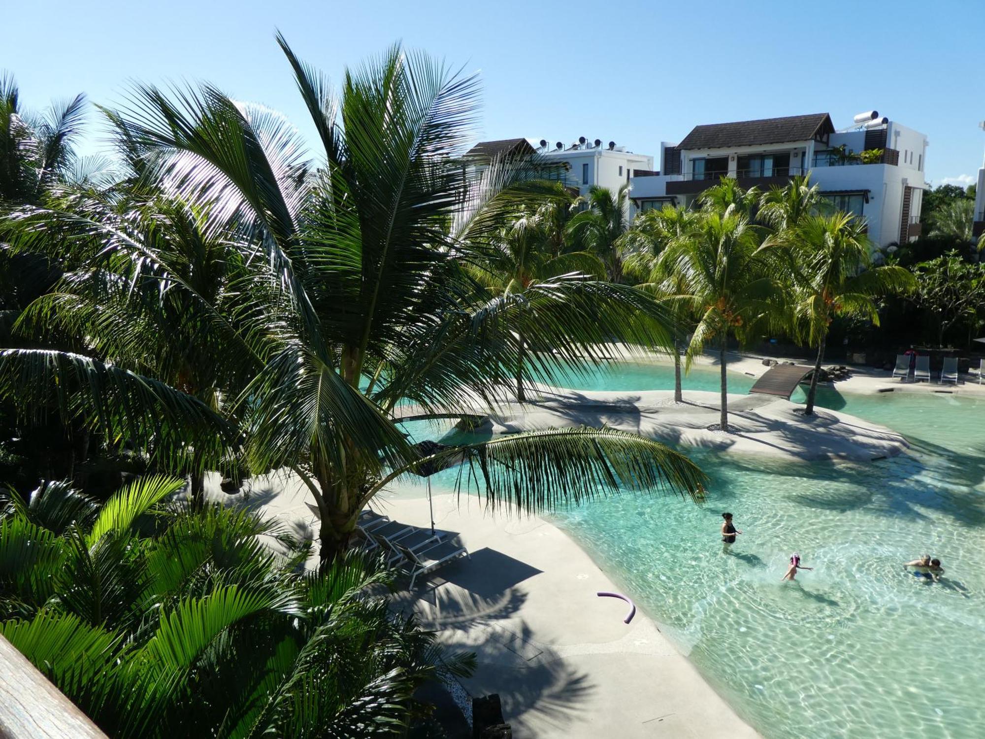 Appartement Le Dauphin Du Lagon Bleu - Plages De Mont Choisy Et De Trou Aux Biches グランベ エクステリア 写真
